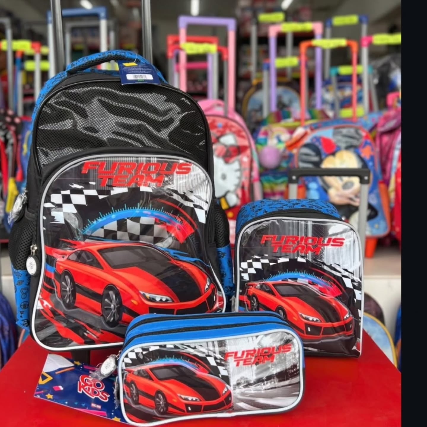 KIT ESCOLAR COMPLETO 🎒